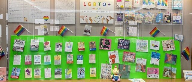 図書館エントランスホール